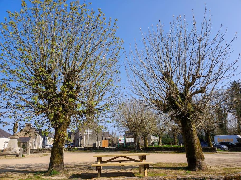 Gite Des Monts D'Arree La Feuillee ภายนอก รูปภาพ