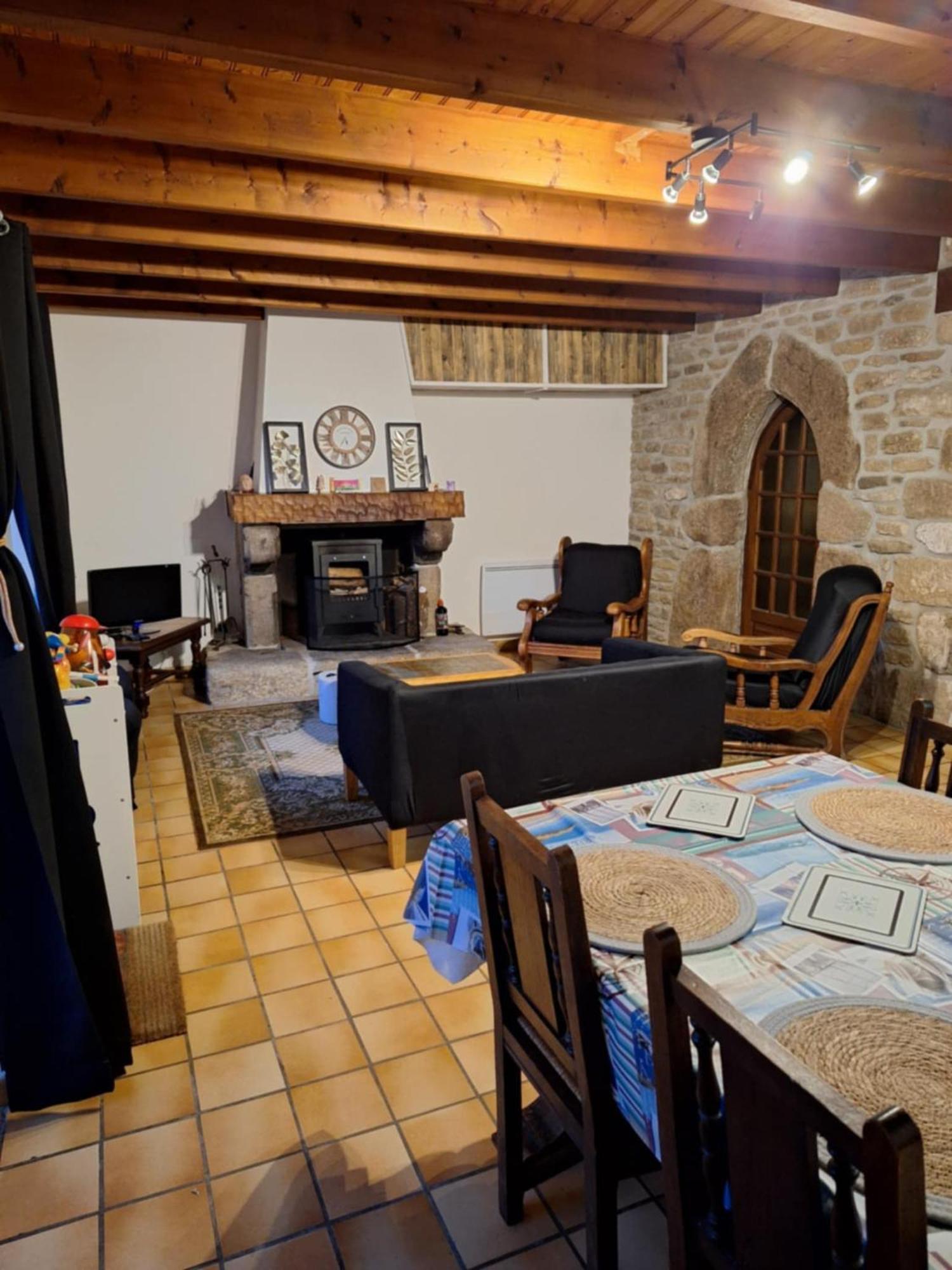 Gite Des Monts D'Arree La Feuillee ภายนอก รูปภาพ